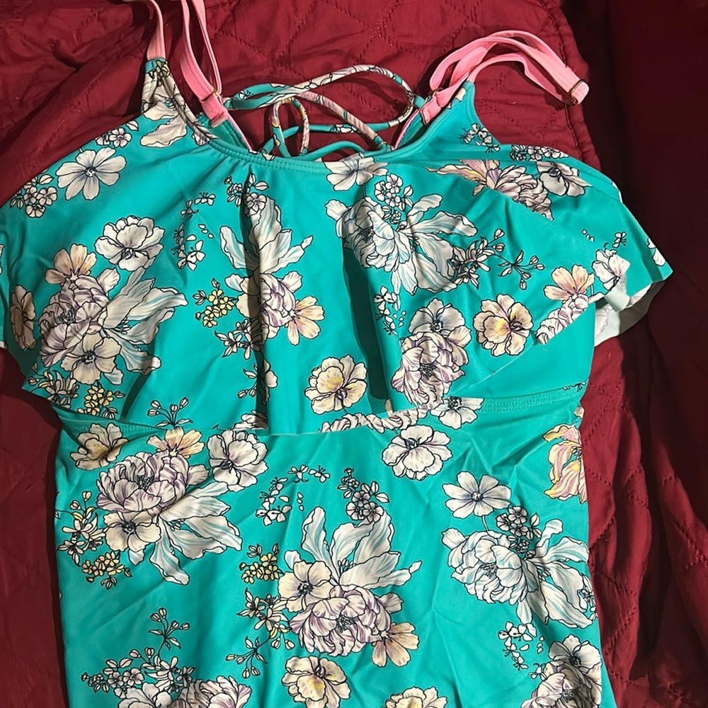 women’s baiting suit.